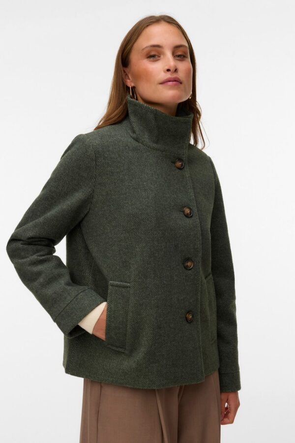 Chaqueta cuello alto