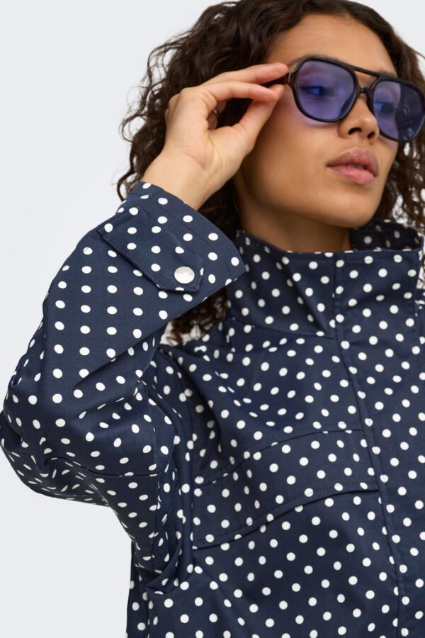 Chaqueta cuello alto